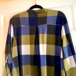 Green and navy plaid v-neck tunic sized 18/20